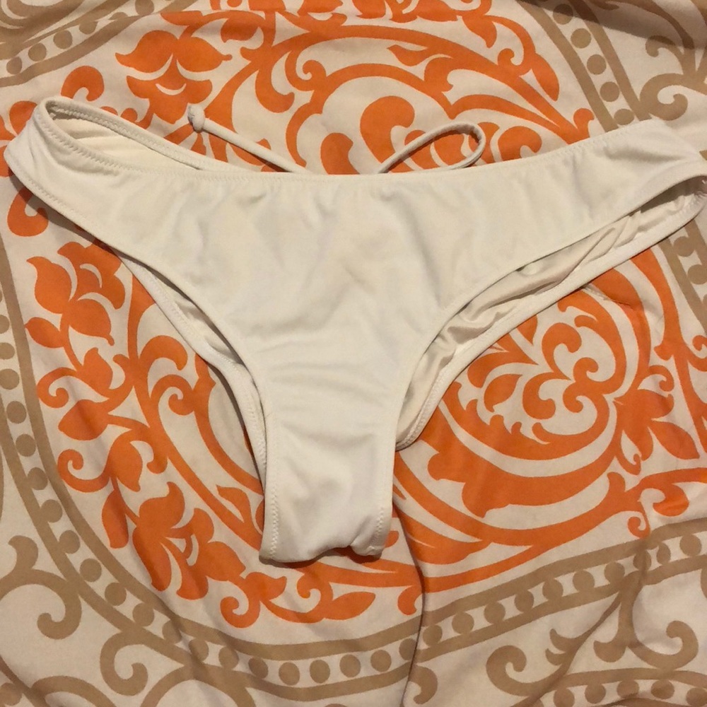 PINK Victoria’s Secret White Swimsuit Bottom M